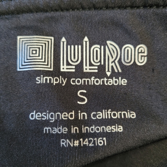 Lularoe Simply Comfortable Black Blue Floral Cropped Activewear Leggings Size S - Picture 9 of 9